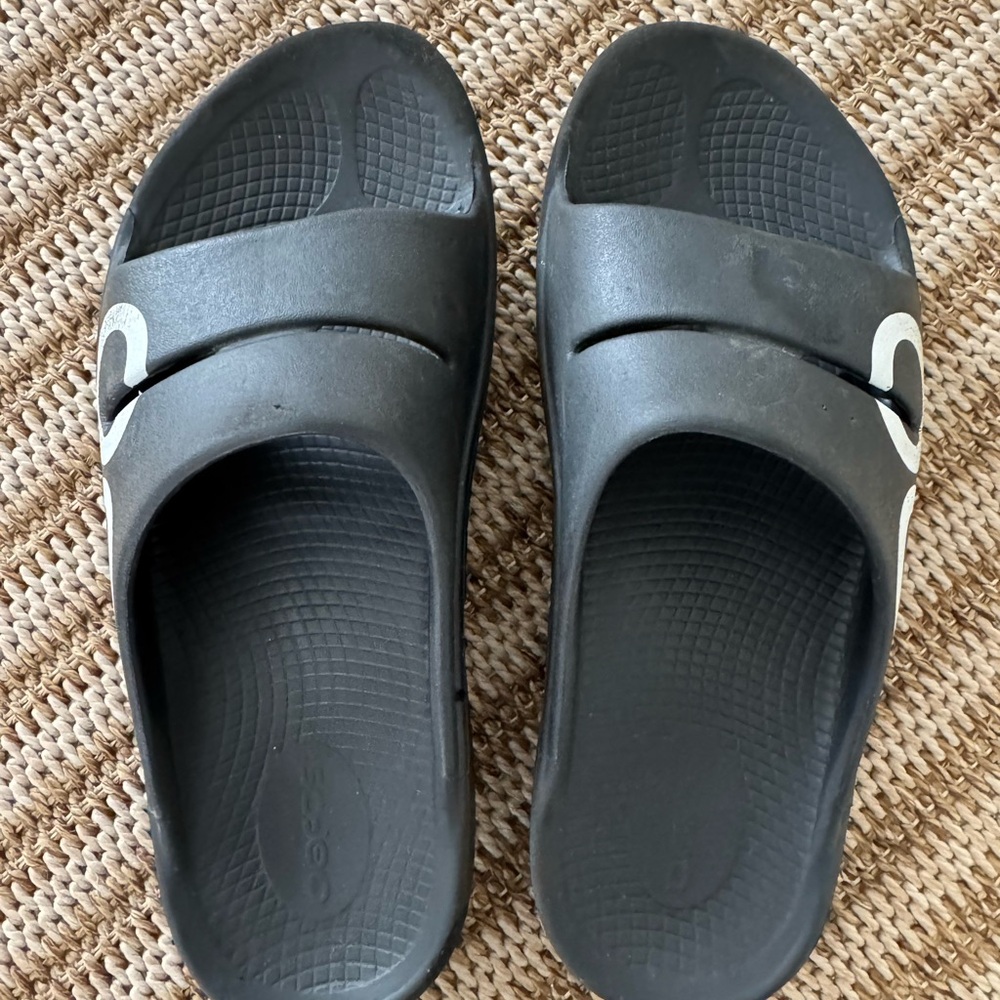 Black OFFOS recovery Slide Sandals